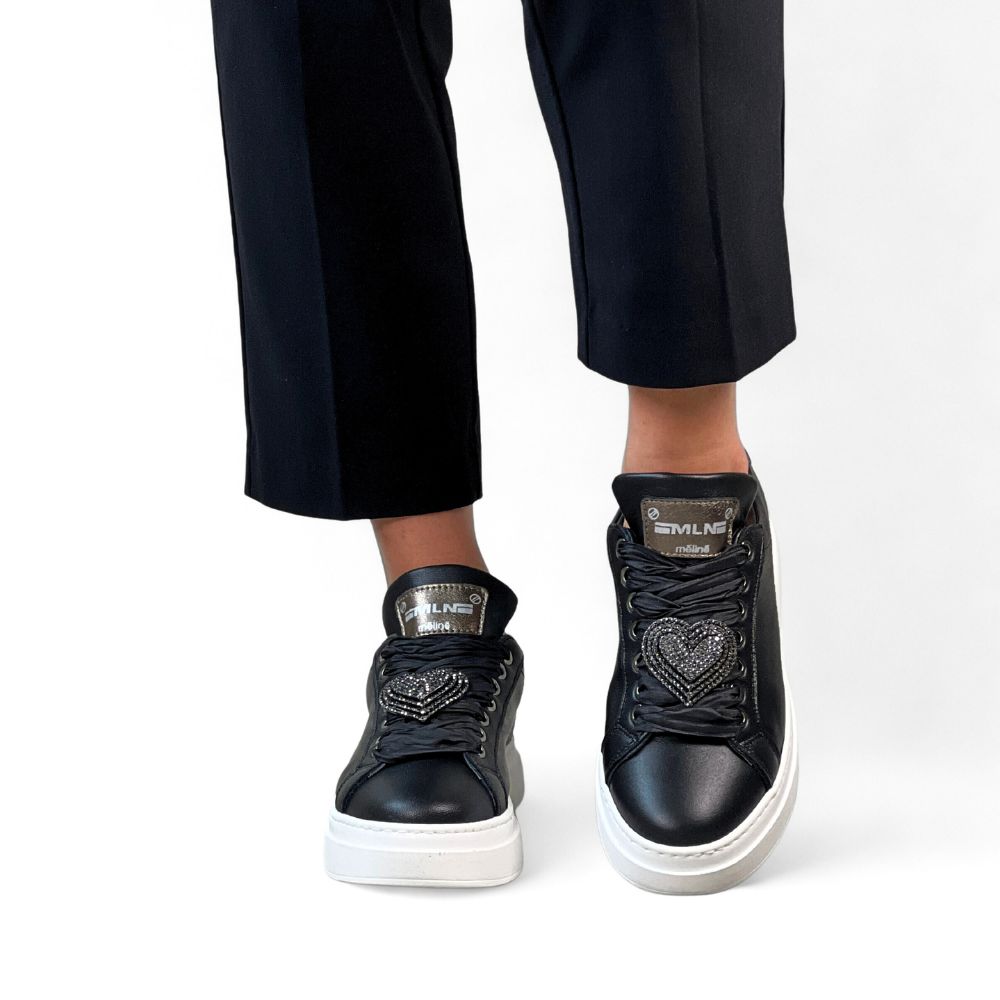 sorte skinn sneaker