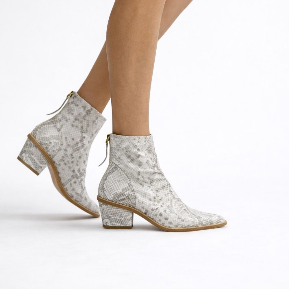 History541 - Alice Ankelstøvlett Snake Buffaloskinn