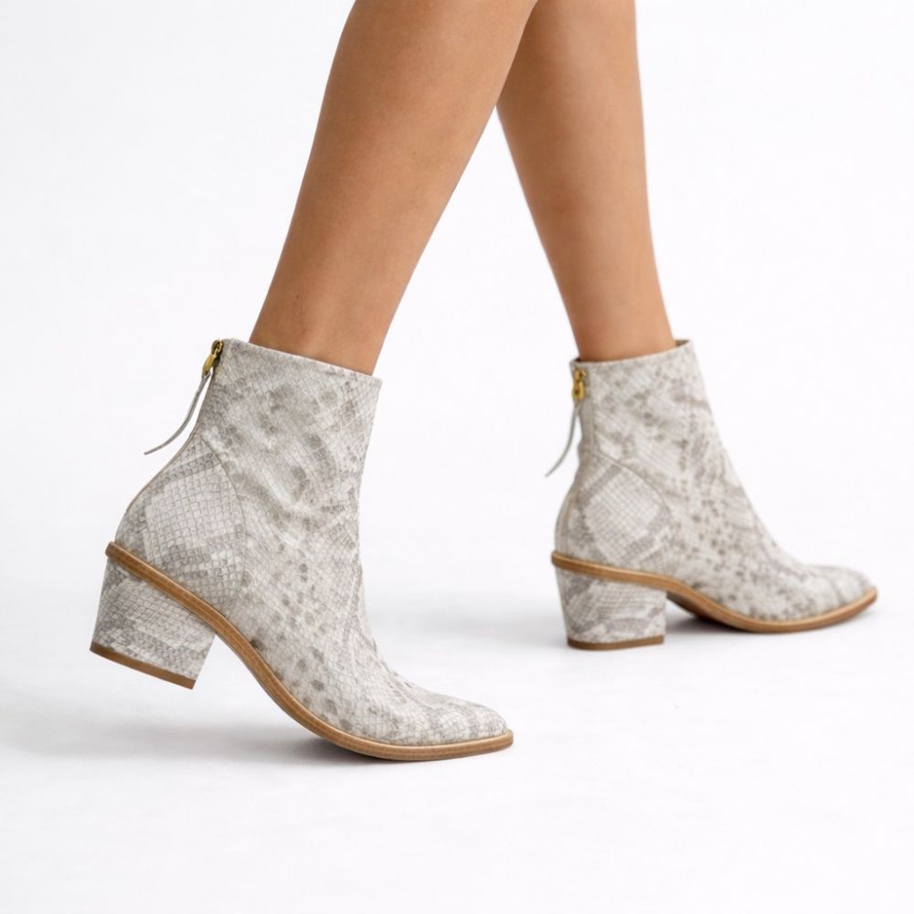 History541 - Alice Ankelstøvlett Snake Buffaloskinn