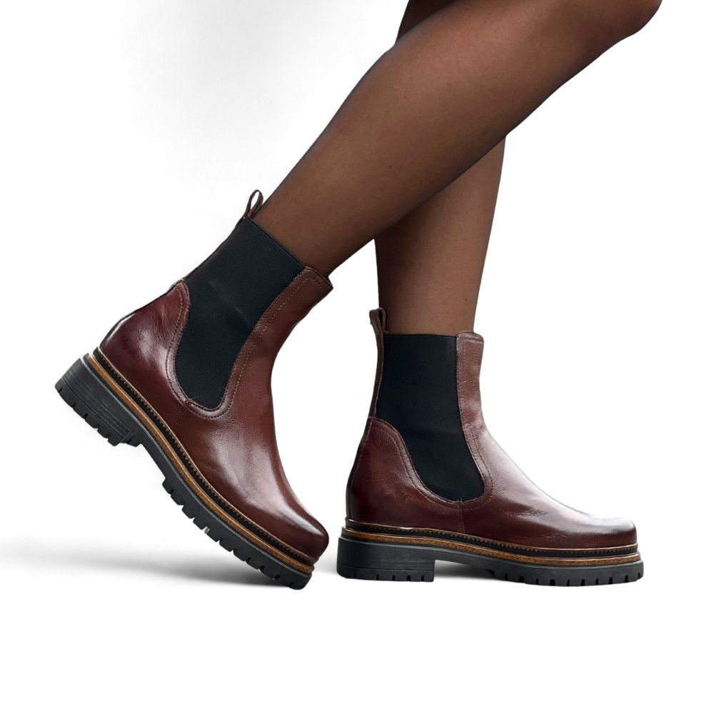 Brune chelsea boots