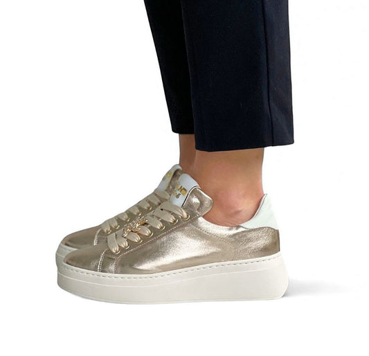 gull sneakers
